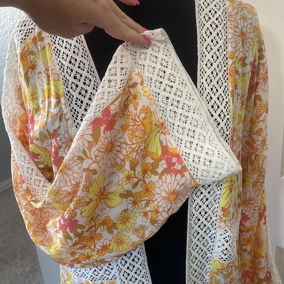 NWOT Idyllwind Fueled by Miranda Lambert Yellow Floral & Lace Duster Kimono - Picture 3 of 7
